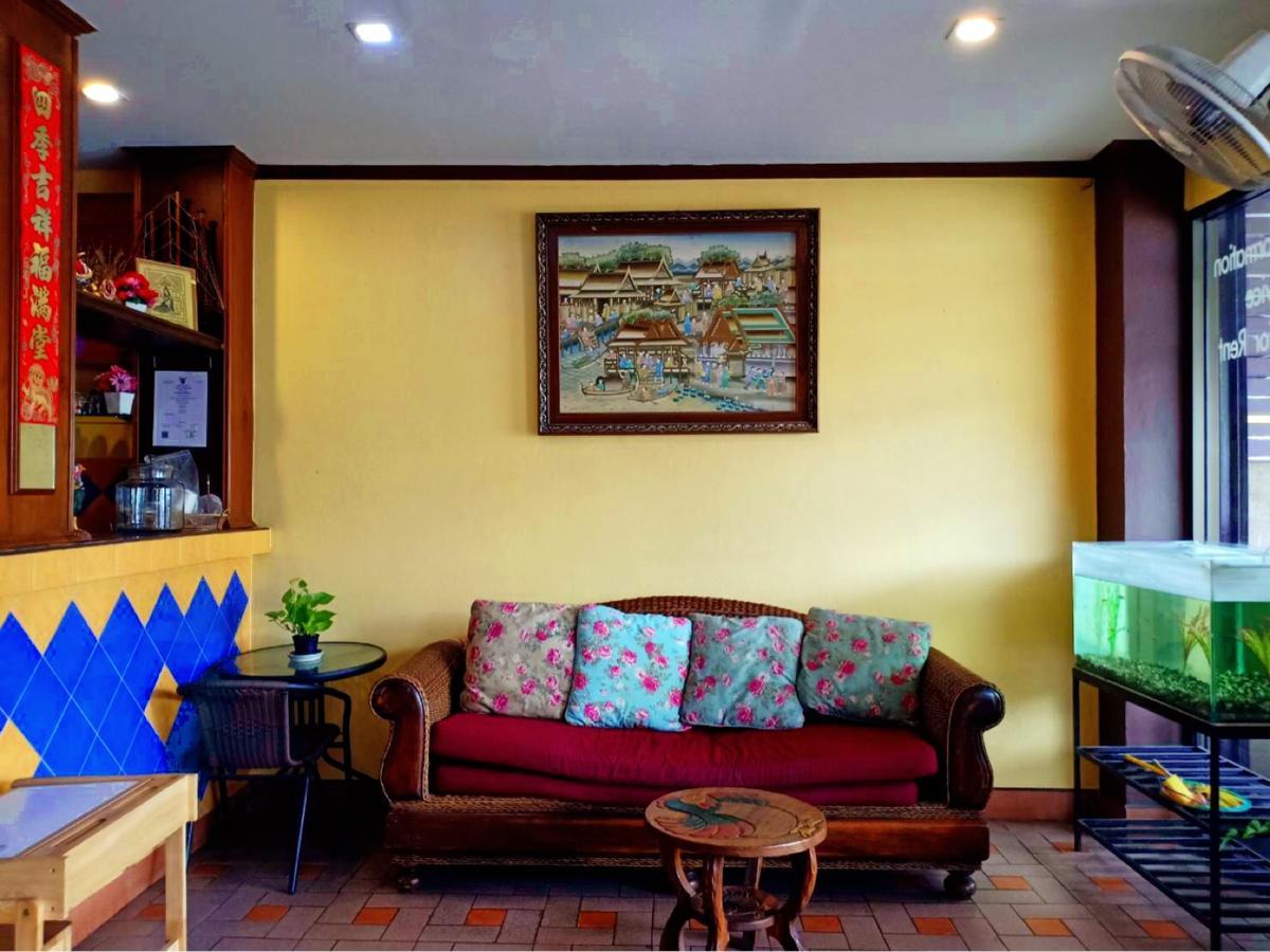 Kookkai House Hostel Patong Bagian luar foto