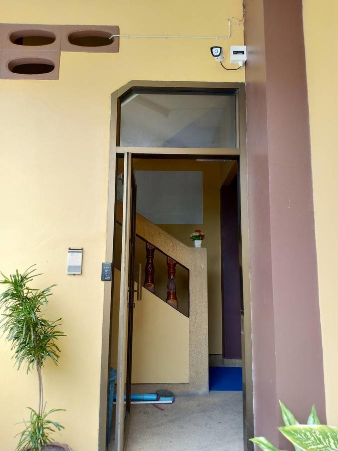 Kookkai House Hostel Patong Bagian luar foto