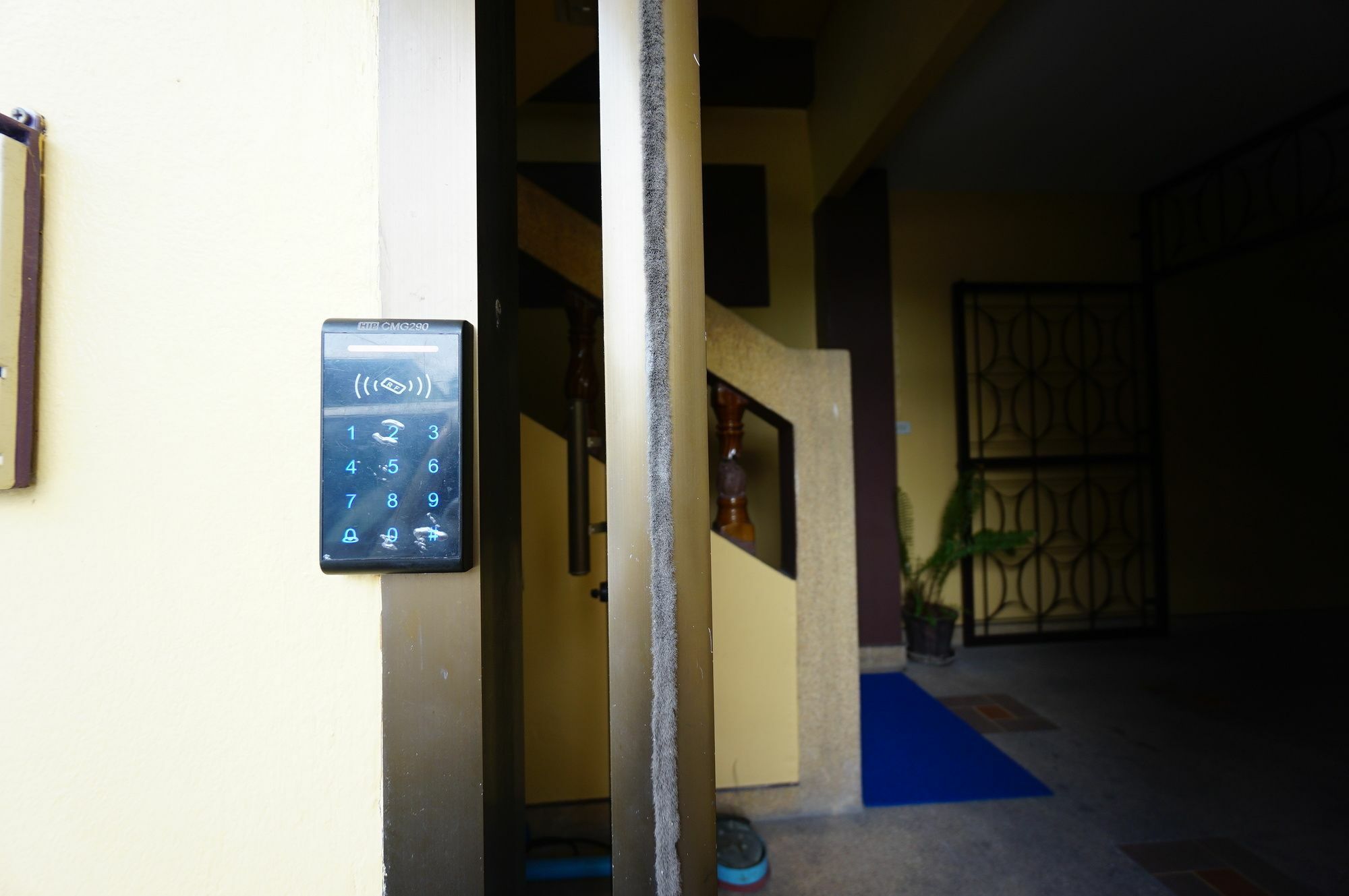Kookkai House Hostel Patong Bagian luar foto