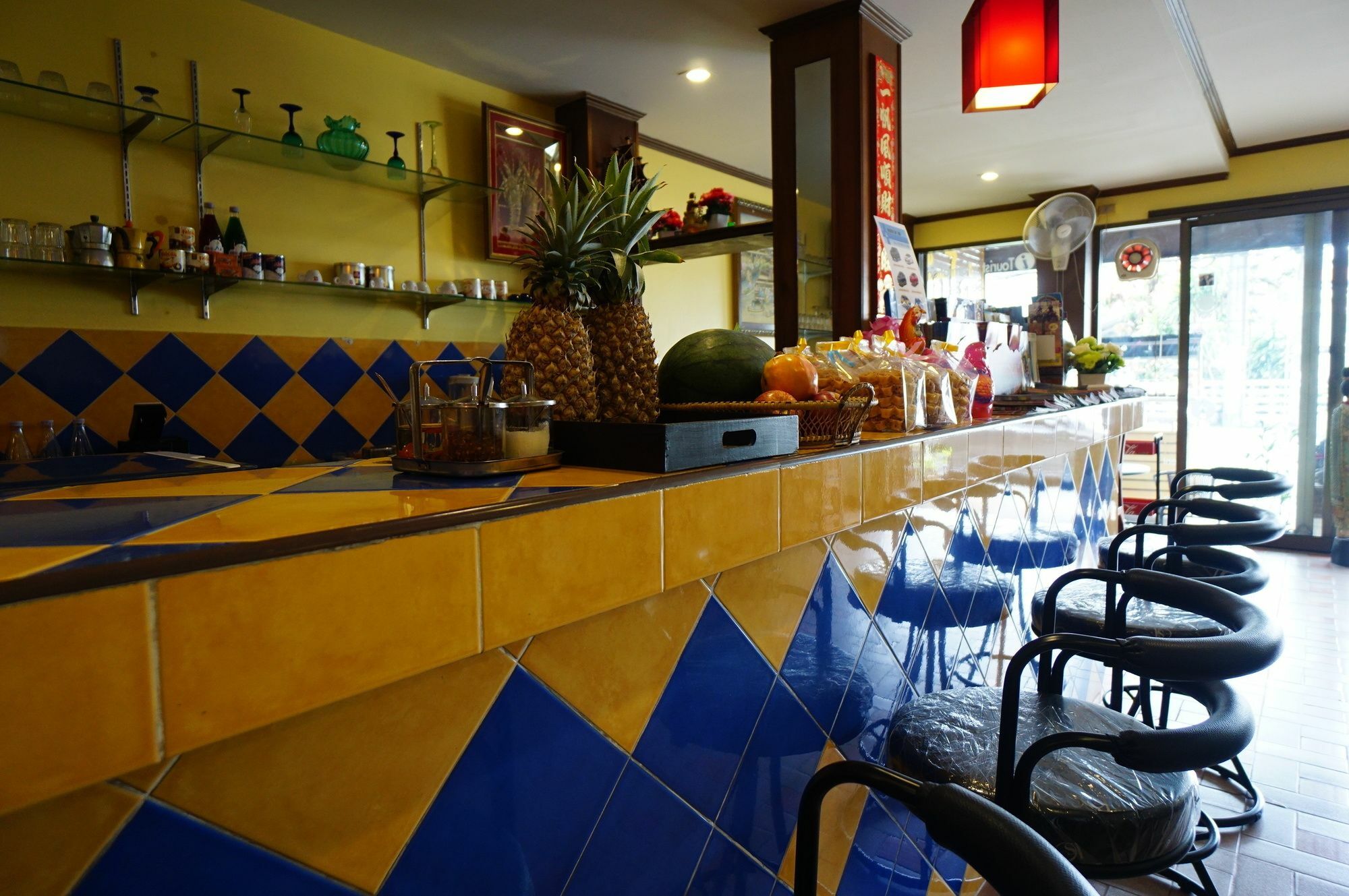 Kookkai House Hostel Patong Bagian luar foto