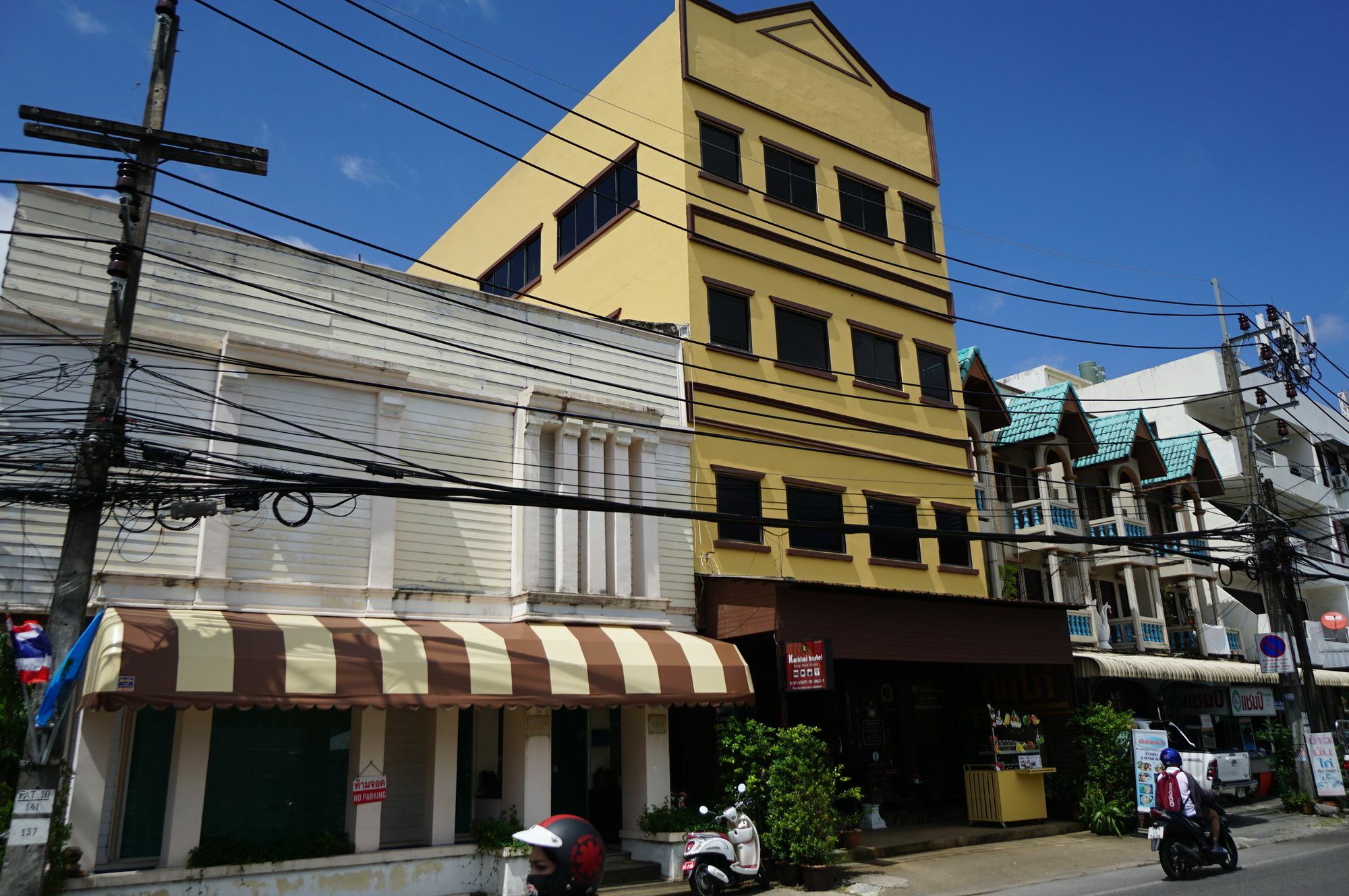 Kookkai House Hostel Patong Bagian luar foto
